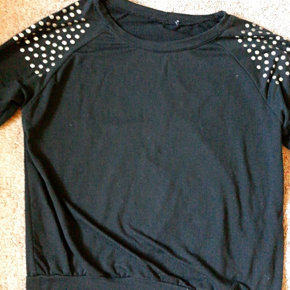 Black sleave sweatshirt